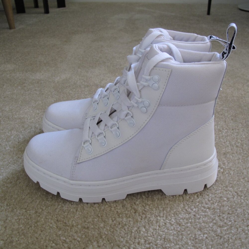 DR. MARTENS Combs White Boots NWT - Picture 4 of 11